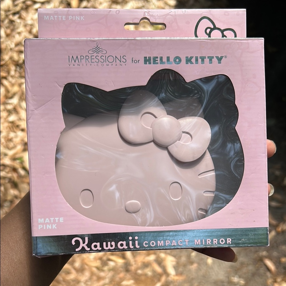 Hello Kitty Impressions LED Compact Mirror